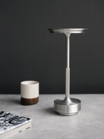 Лампа настольная d=13 см. h=27,5 см. 3 цвета, сенсорная регулировка яркости, алюм., серебристая LED HIGH-TECH MGline /1/20/ ВДОХНОВЕНИЕ