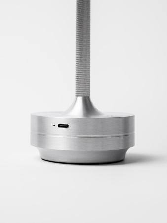 Лампа настольная d=13 см. h=27,5 см. 3 цвета, сенсорная регулировка яркости, алюм., серебристая LED HIGH-TECH MGline /1/20/ ВДОХНОВЕНИЕ