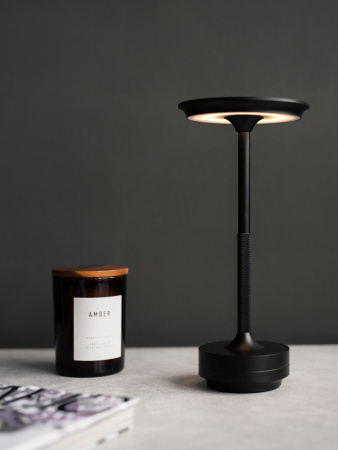Лампа настольная d=13 см. h=27,5 см. 3 цвета, сенсорная регулировка яркости, алюм., черная LED HIGH-TECH MGline /1/20/ ВДОХНОВЕНИЕ